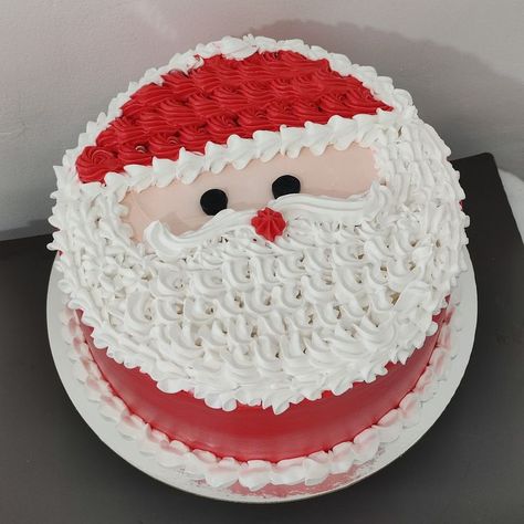 Christmas is fast approaching! Try this Santa Claus Themed Cake design. #cake #santaclaus #holiday Holiday Cake Designs, Santa Claus Cake, Christmas Therapy, Santa Cake, Dog Bakery, Design Cake, Simple Birthday Cake, Holiday Cakes, Christmas Is