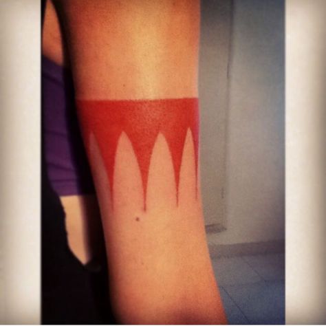 Pocahontas sign Pocahontas Tattoo Armband, Arm Band Tattoo Meaning, Band Tattoo Meaning, Red Arm Tattoo, Arm Tattoos With Meaning, Armband Tattoo Meaning, Pocahontas Tattoo, Marquesan Tattoos, Arm Band Tattoo