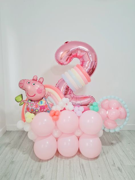 Peppa Pig Balloon Bouquet, Peppa Pig Balloons, Peppa Pig Birthday Party Decorations, Pig Balloon, Ariel Birthday Party, 2nd Birthday Party For Girl, Ariel Birthday, Peppa Pig Cake, Peppa Pig Birthday Party