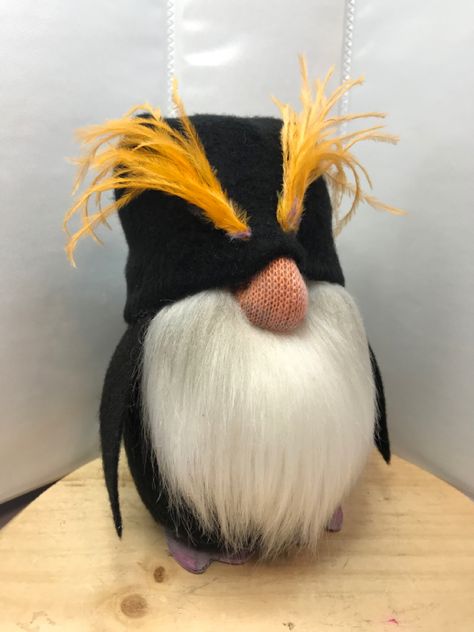 Penguin Gnome, Penguin Diy, Gnomes Crochet, Christmas Decorations Easy, Rockhopper Penguin, Crochet Penguin, Diy Christmas Decorations, Diy Christmas Decorations Easy, Diy Gnomes