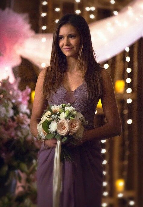 Elena at Jo and Alaric's wedding. Elena Gilbert Style, Last Minute Wedding, Long Kurti Designs, Iconic Dresses, Caroline Forbes, Elena Gilbert, Maid Dress, The Vampire Diaries, Nina Dobrev