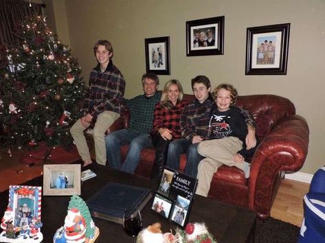 Hughes Family Hockey, Quinn Hughes Funny, Hughes Family, Luke Hughes, Michigan Hockey, Trevor Zegras, Quinn Hughes, Hughes Brothers, Hockey Men