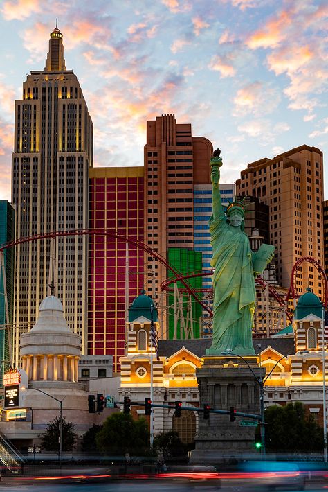 New York Las Vegas, America Photography, Fine Art America Photography, Statue Of Liberty New York, Las Vagas, New York Hotel, Usa University, Liberty New York, Vegas Theme