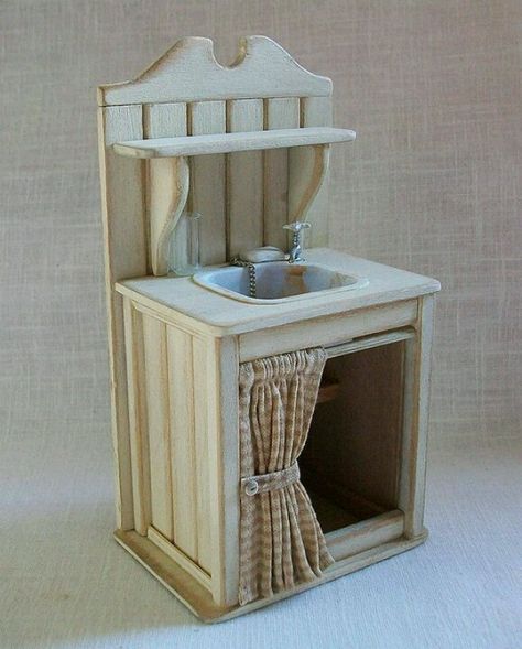 Dollhouse Miniature Tutorials, Desain Quilling, Doll Furniture Diy, Diy Barbie Furniture, Greek House, Fairy Furniture, Doll House Plans, Mini Doll House, Miniature Dollhouse Furniture