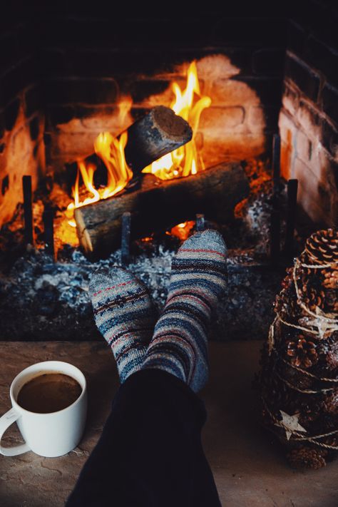 Cold Morning, Winter Cabin, Cozy Aesthetic, A Cup Of Coffee, Autumn Cozy, Winter Aesthetic, Autumn Aesthetic, Christmas Aesthetic, Bullet Journaling