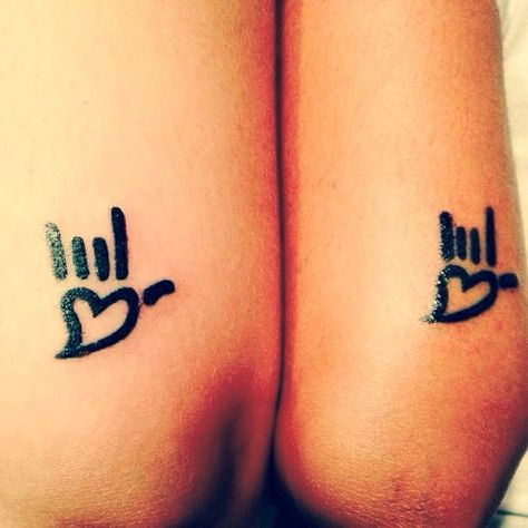 Couples rock n roll tattoo Engagement Tattoos, Best Couple Tattoos, Tattoos Infinity, Tattoo Wedding Rings, Tattoos Unique, Couples Tattoo Designs, Tattoos For Lovers, Bff Tattoos, Matching Couple Tattoos