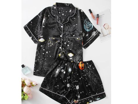 Kid Core Outfits, Galaxy Shorts, Night Clothes, Pyjama Satin, Cute Pjs, Cute Pajama Sets, Plus Size Pajamas, Galaxy Print, Cute Pajamas