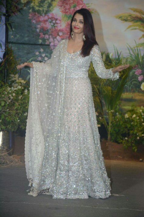 Beautiful Aishwarya rai bachchan Aishwarya Rai White Dress, Aishwarya Rai Indian Outfits, Aishwarya Rai Gown, Ashiwara Rai, Aishwarya Rai Outfits, Aishwarya Rai Latest, ऐश्वर्या राय, Latest Designer Dresses, Indian Bridal Lehenga