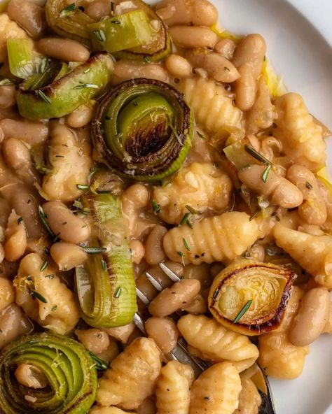 Miso Leeks With White Beans, Burnt Leeks And Cannellini Beans, Miso Pasta, Burnt Butter, Almond Pesto, Bean Pasta, Butter Beans, Cannellini Beans, Vegan Foods