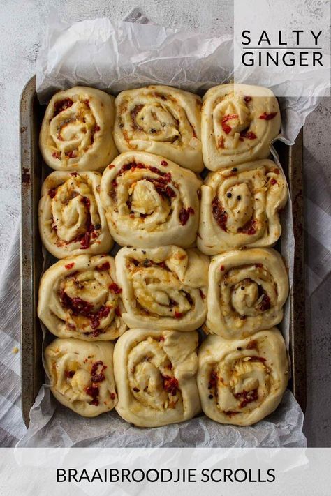 Savoury Cinnamon Rolls, Savoury Bread Rolls, Savoury Rolls Recipe, Savoury Bakery Items, Savory Brioche Rolls, Cheese And Onion Rolls, Savoury Scrolls Recipes, Breakfast Rolls Savory, Bakery Savory Items