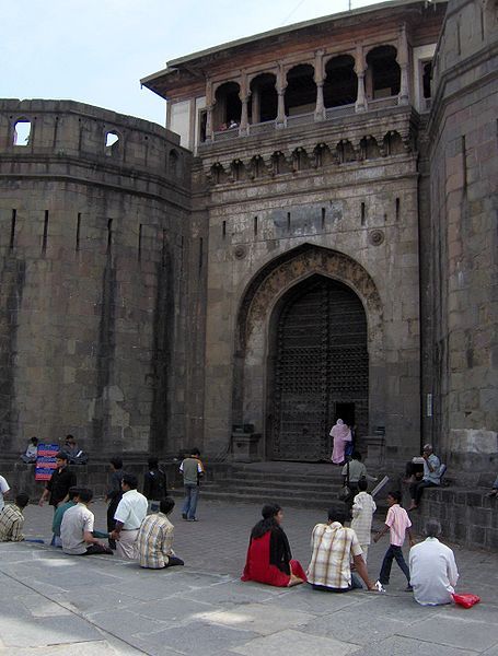 The Marvelous Fort of Pune – Shaniwar Wada http://indiaheritagesites.wordpress.com/2013/09/16/the-marvelous-fort-of-pune-shaniwar-wada/ Shaniwar Wada, Maratha Empire, Gym Wallpaper, Cotton Blouse Design, Snapchat Picture, Temple Design, Money Life Hacks, The Fort, Indian History