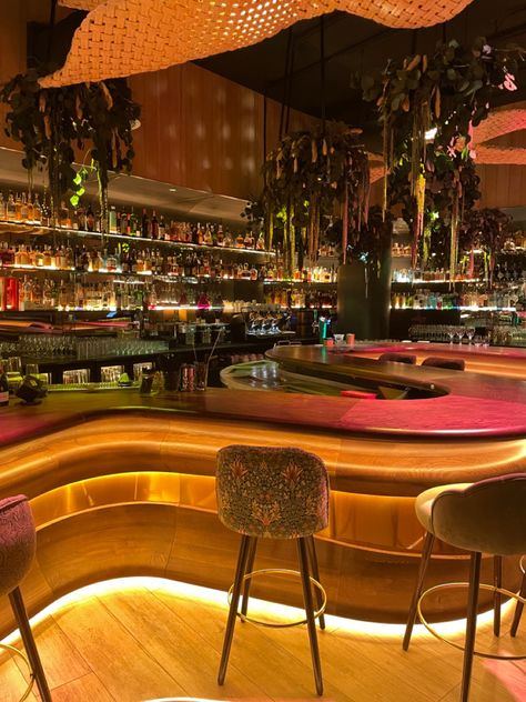 Fancy Bar Aesthetic, Wine Bar Aesthetic, Madrid Bars, Bar Concept, Koh Kood, Bar Aesthetic, Aesthetic Restaurant, Chef Restaurant, Deck Bar