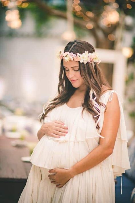 12 Glamorous Baby Shower Hairstyles for ‘To-Be-Moms’ Baby Shower Hair Styles, Shower Hairstyles, Baby Shower Hairstyles, Indian Baby Showers, Beyonce Hair, Baby Shower Pictures, Couple Pregnancy Photoshoot, Baby Shower Photography, Creative Baby Shower