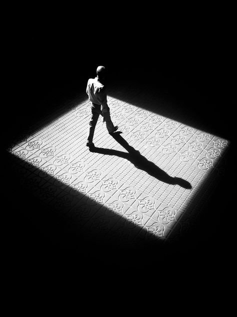 LensCulture Street Photography Awards 2015. José Luis Barcia Fernández Shape Photography, Shadow Photography, Dramatic Lighting, Shadow Play, Minimalist Photography, Street Photographers, Photography Awards, Contemporary Photography, Dark Photography