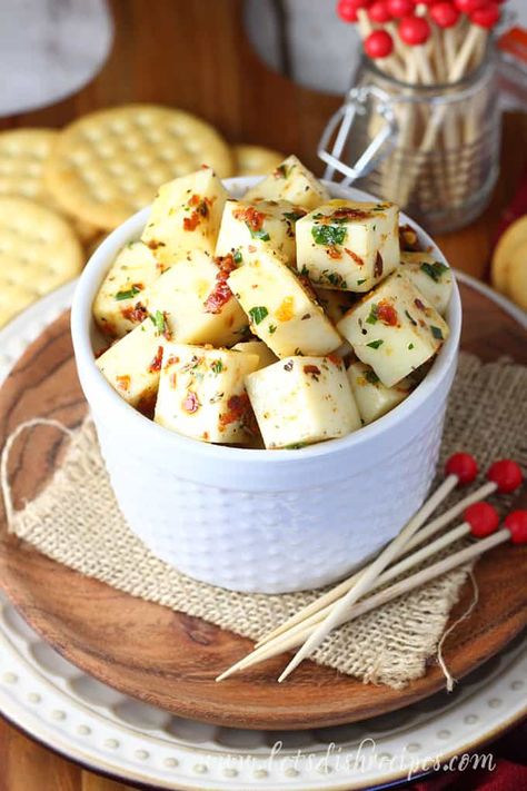 Marinated Mozzarella Cubes Marinated Cheese Appetizer, Marinated Mozzarella, Marinated Cheese, Cheese Plates, Clam Recipes, Delicious Appetizer Recipes, Quick And Easy Appetizers, Easy Holiday Recipes, Party Appetizers Easy