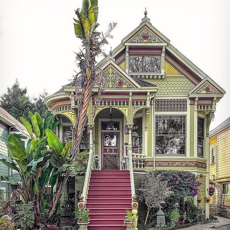 🔮💫🏠🌿🕯️💙🗝🔮✨ What a beautiful kitchen! Is this your dream kitchen? . . #witchcraft #witchesofinstagram #witch #cozycottage #maximalism… | Instagram Queen Anne Cottage, Kitchen Witchcraft, Alameda California, Lush Landscaping, Victorian Houses, Courtyard House, California Photography, California Love, Dream House Interior