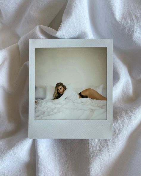 Jess Hunt (@jesshunt2) • Instagram photos and videos Polaroid For Boyfriend, Boudiour Poses, Jess Hunt, Bouidor Photography, Polaroid Photography, Lazy Weekend, Photography Posing Guide, Polaroid Pictures, Instagram Ideas Photography