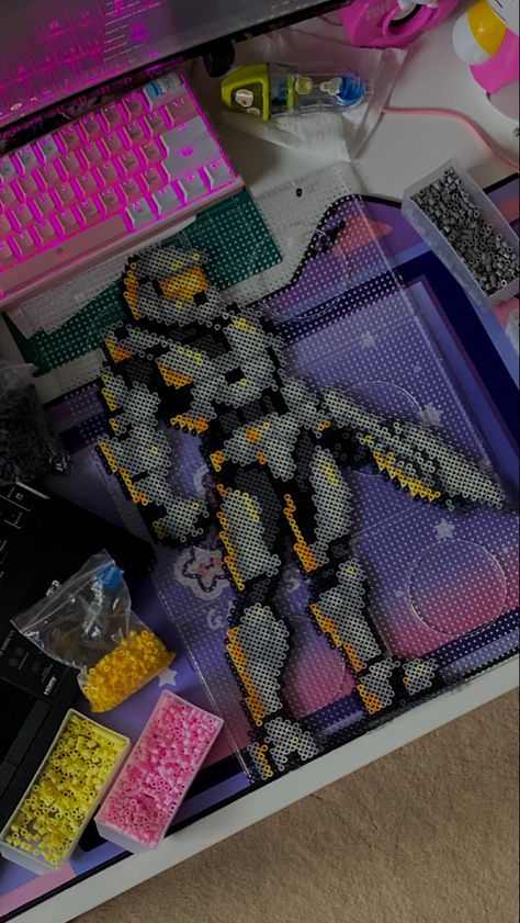 Rave Kandi Ideas, Easy Perler Beads Ideas, Perler Crafts, Pixel Art Grid, Beaded Cross Stitch, Pixel Art Design, Pixel Art Pattern, Perler Beads Designs, Perler Bead Art