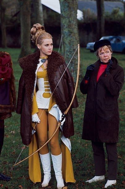 Jane Fonda 60s, Jane Fonda Barbarella, Yellow Tights, White Leather Boots, Vintage Photo Booths, Space Fashion, Outfits Retro, 70’s Fashion, Jane Seymour