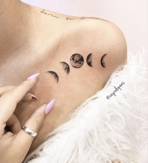 Ciclo Lunar por Rayra Lopes - Tatuajes para Mujeres Luna Tattoo, Moon Phases Tattoo, Nouveau Tattoo, Moon Tattoo Designs, Tatuaje A Color, Tattoo Feminina, Tattoos For Daughters, Instagram C, Elegant Tattoos