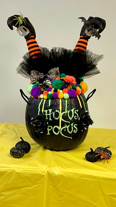 4h Pumpkin Decorating, Pumpkin Cauldron Diy, Witches Brew Pumpkin Decorating, Best Pumpkin Decorating Contest, Cauldron Pumpkin Decorating, Barbie Pumpkin Decorating, Halloween Pumpkin Contest, Cauldron Pumpkin, Pumpkins Decorating