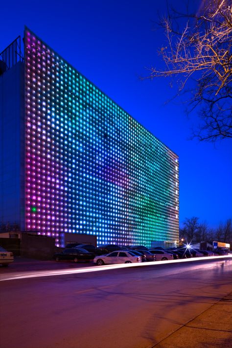 The Zero Energy Media Wall by Simone Giostra & Partners is world’s largest LED display #architecture Architecture Cool, Zero Energy, Led Wand, Facade Lighting, Media Wall, Video Wall, Building Facade, Facade Architecture, Digital Signage