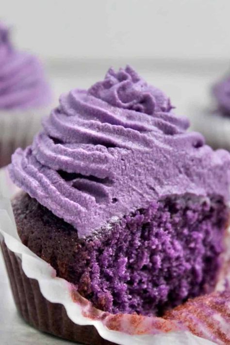 half eaten ube cupcakes with frosting Ube Cream Cheese, Ube Cupcake Recipe, Ube Cupcakes, Cupcakes With Frosting, Cake Mix Cupcakes, Ube Recipes, Cake Roll Recipes, Types Of Desserts, Filled Muffins