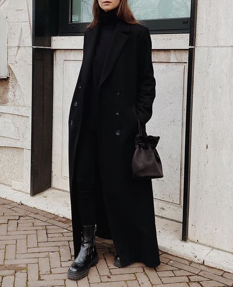 Black Wool Coat Women, Long Black Blazer, Black Blazer Outfit, Long Winter Jacket, Retro Fashion Women, Black Suit Jacket, Black Wool Coat, Middle Age Fashion, Wool Coat Women