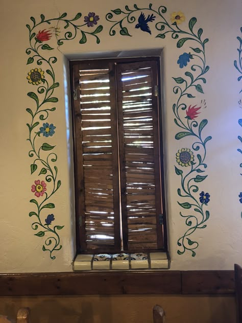 Hidden Paintings In House, Door Murals Painted Easy, Folk Art Door, Traditional Wall Art Indian, Murales Aesthetic, Mexican Windows, House Paint Design, Mexican Paintings, Colorful Room Decor