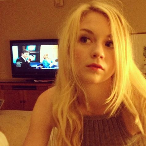 Emily Kinney | Gamine Ingenue Ethereal? Emmy Kinney, Glenn Y Maggie, Beth Greene, The Walking Dead Cast, Best Zombie, Emily Kinney, Twd Cast, Chandler Riggs, Walking Dead Cast