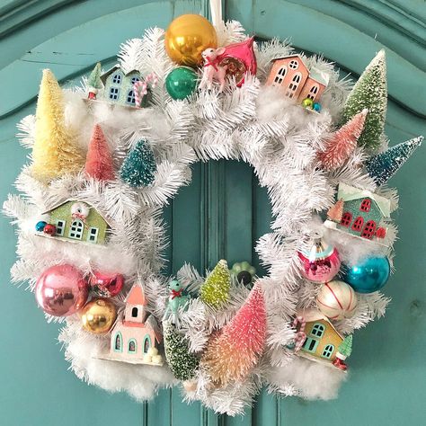 My First House, Vintage Ornament Wreath, Pink Christmas Wreath, House Wreath, Vintage Christmas Crafts, Kitsch Christmas, Merry Bright Christmas, First House, Xmas Wreaths