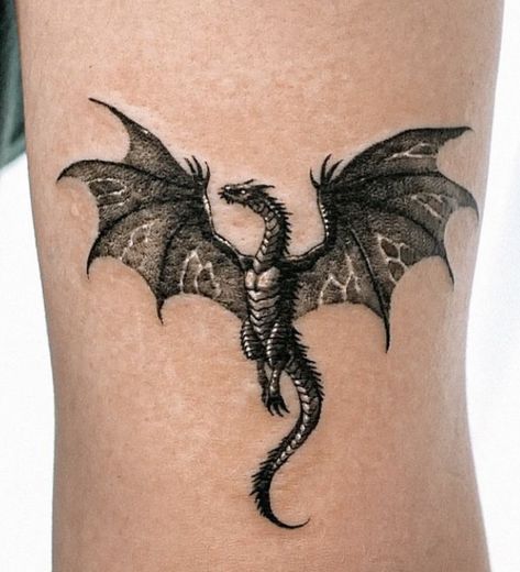 Wyvern Tattoo, Dragon Tattoo Simple, Neon Tattoo, Small Dragon Tattoos, Dragon Sleeve, Geisha Tattoo, Dragon Sleeve Tattoos, Dragon Tattoos, Gold Tattoo