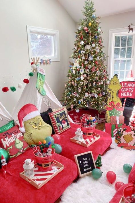 Grinch Christmas Party Ideas, Christmas Themed Birthday Party, Christmas Sleepover, Christmas Party Ideas, Grinch Christmas Party, The Grinch Christmas, Teepee Party, Christmas Movie Night, Grinch Christmas Tree