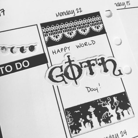 Rain-Model: How to make your planner Goth AF! Goth Bullet Journal, Goth Bujo, Goth Notebook, Goth Journal, Gothic Planner, Journal Types, Monthly Layout, Corporate Goth, Bullet Planner