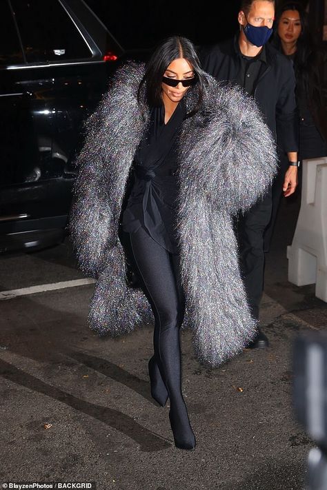 Shaggy Coat Outfit, Dinner In Nyc, Shag Coat, Fuzzy Coat, Coat Outfit, Kardashian Style, Khloe Kardashian, Kim Kardashian, Fashion Inspo Outfits