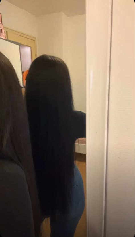 Mirror Hair Pics, No Face No Case Pictures, Black Hair Latina, Baddie Curly Hair, Long Hair Selfie, Latina Girl Aesthetic, Hair Motivation, Latina Hair, Long Shiny Hair