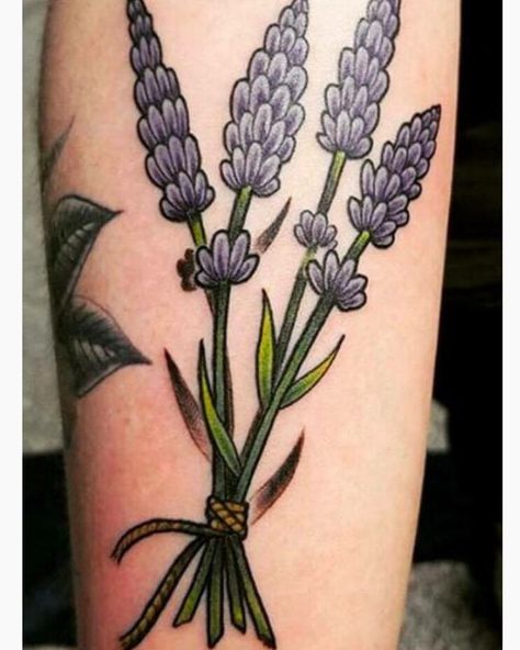 Traditional Lavender Tattoo Traditional Lavender Tattoo, Tato Tradisional, Lavender Tattoo, Tattoos Mandala, Traditional Tattoo Sleeve, Inspiration Tattoos, Tattoos Geometric, Tattoo Traditional, Traditional Tattoo Design