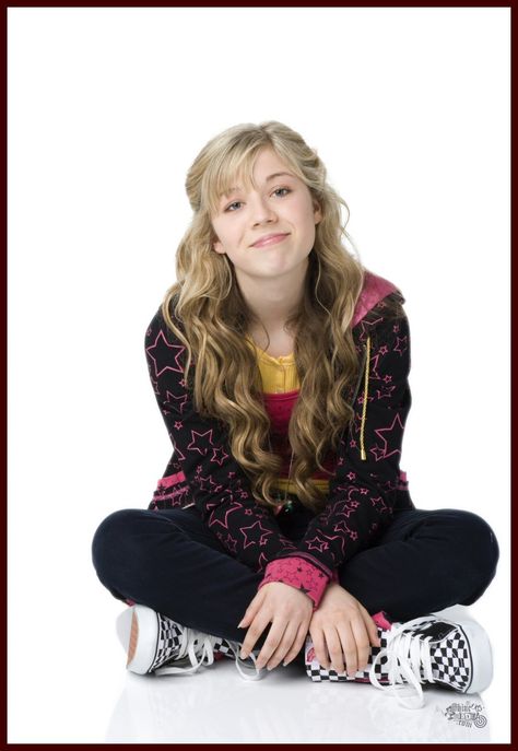 Jennette McCurdy - Jennette McCurdy Photo (13405610) - Fanpop Sam Puckett, Jeannette Mccurdy, Justin Bieber Baby, Sam And Cat, Jennette Mccurdy, Bonnie Wright, Best Friend Outfits, Miranda Cosgrove, Icarly