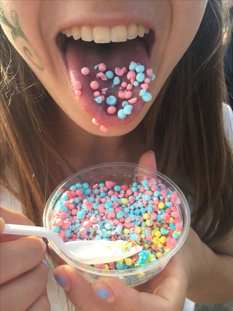 the things I would do for some dip n dots:)) Dippin Dots Aesthetic, Dip And Dots, Dip N Dots, Dipping Dots, Fruit Chip, Dippin Dots, Fun Dip, Soul Food Dinner, Diy Drinks