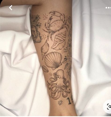 Coral Tattoo, Mermaid Sleeve Tattoos, Ocean Sleeve Tattoos, Hair Henna, Tattoo Artist Tattoo, Seashell Tattoos, Shell Tattoos, Henna Powder, Sea Tattoo