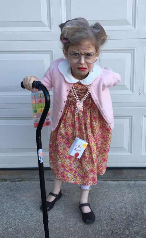 100 days of school ideas old lady Kids Old Lady Costume, Old People Costume, Old Lady Halloween Costume, Old Lady Halloween, 100 Days Of School Ideas, Old Lady Dress, Grandma Costume, 100 Días De Clases, 100th Day Of School Crafts