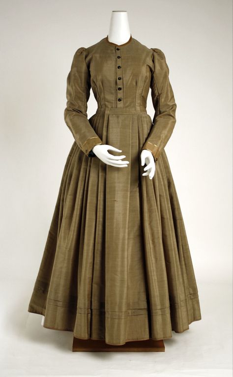 1800s Clothes, America Dress, Victorian Era Fashion, Evolution Of Fashion, Historic Fashion, Fashion Themes, Era Fashion, Costume Inspo, Antique Clothing