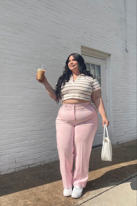 B Belly Outfits, Apple Outfits, Plus Size Airport Outfit, Aesthetic Plus Size, Plus Size Aesthetic Outfits, Colorful Outfit Ideas, People Outfits, Chubby Girl Outfits, Chubby Style