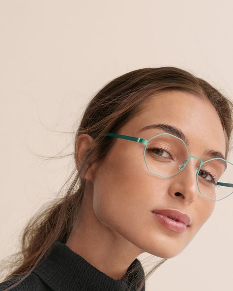 Eyewear Photography, Eyewear Inspiration, Glasses Frames Trendy, Classy Glasses, Eyewear Trends, Seasonal Color Analysis, I Saw The Light, Baby Poses, Color Analysis