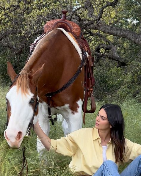 Kendall (@kendalljenner) • Instagram photos and videos Horse Girl Aesthetic, Instagram Mood Board, Kendall Jenner Aesthetic, Jen Ceballos, Horse Riding Aesthetic, Horse Therapy, Cowgirl Aesthetic, Horse Aesthetic, Future Style