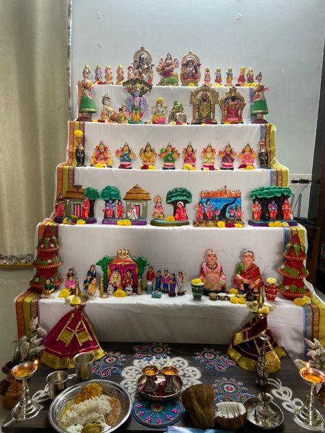 Bommala Koluvu Ideas, Bommala Koluvu, South Indian Style, Indian Style, Miniature Art, Advent Calendar, Arts And Crafts, Miniatures, Festival