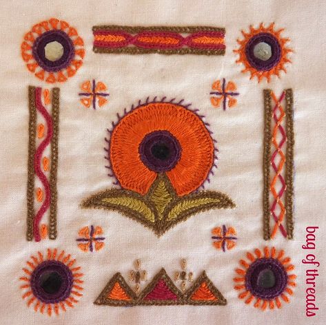 Lambani Embroidery, Idea Embroidery, Bird Embroidery Pattern, Peacock Embroidery Designs, Kutch Embroidery, Kutch Work Designs, Embroidery Motif, Embroidery Stitches Beginner, Kutch Work