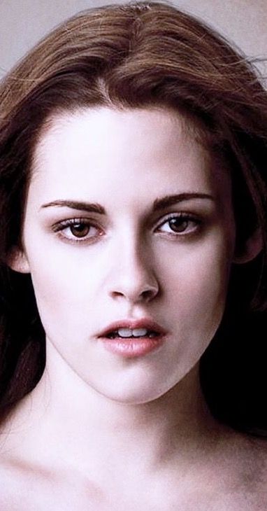 Bella Swan Makeup, Twilight Makeup, Swan Makeup, Vamp Aesthetic, Kristen Stewart Twilight, Twilight Saga New Moon, Tanya Burr, Twilight Bella, Neutral Lips