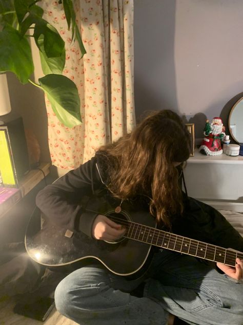 Acoustic Guitar, Long Hair, Guitar, Mirror, Hair