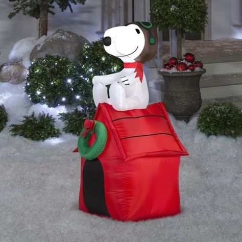 Inflatable Garden Decor Snoopy On House, Snoopy Christmas Decorations, Christmas Lawn Decorations, Inflatable Christmas Decorations Outdoor, Inflatable Christmas Decorations, Woodstock Peanuts, Outside Christmas Decorations, Holiday Inflatables, Inflatable Decorations